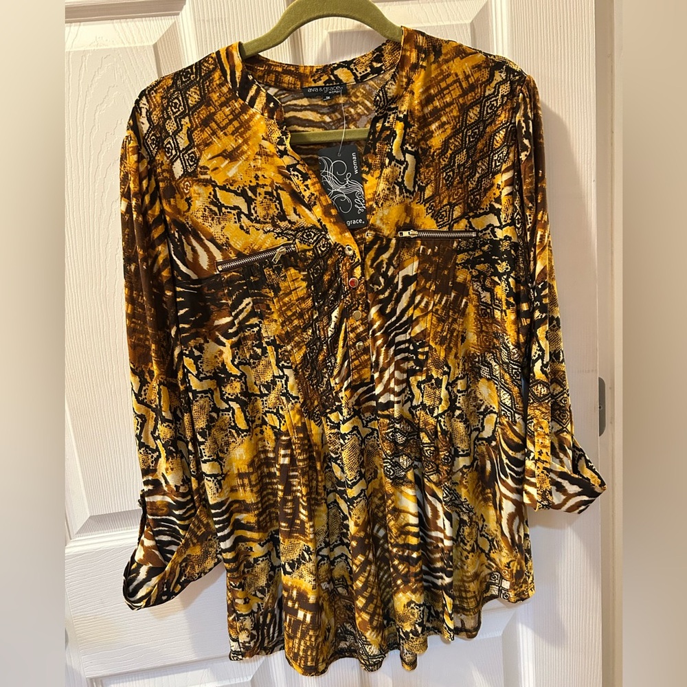 Ava & Grace Woman 1X  Gold and Black Mixed Pattern Blouse 2 Zip Pockets NWT